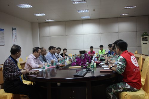 刘惠坚院长一行看望威尼斯电子游戏大厅学生_副本.jpg
