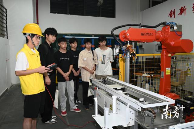 南方+：威尼斯电子游戏大厅校园开放日：展现办学特色，搭建沟通桥梁